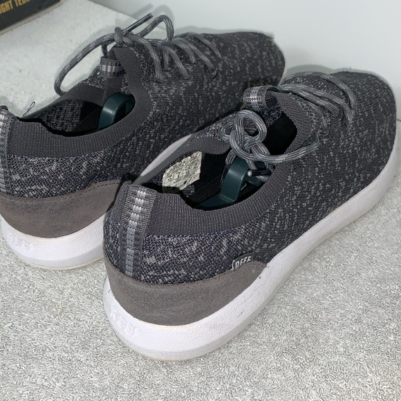 EUC Reef Cruiser Knit Sneakers Size 10 US in Gray. Very Comfortable - Picture 4 of 17